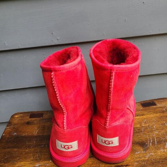 UGG Classic Short Suede Boot in Samba Red Shearling Lined size 6 - Picture 7 of 11